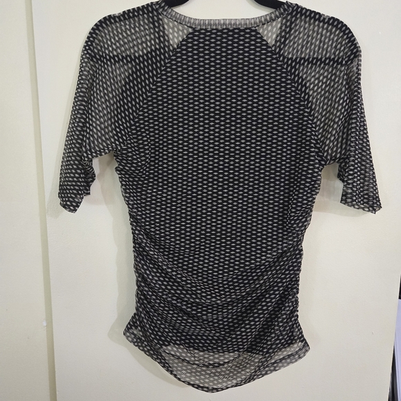 DKNY top small like new - Picture 4 of 4